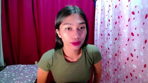 urloverjasmine_xx online show from August 3, 7:17 pm