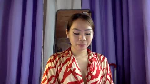 Snapshot of urlvelvypinoy chatting on July 8, 7:02 am Arney online show from July 8, 7:02 am