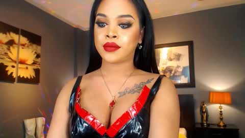 UrMajestyTyra online show from March 12, 2:50 am