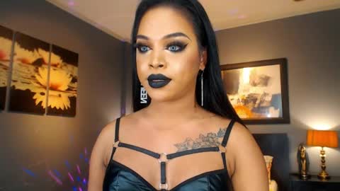 UrMajestyTyra online show from April 18, 2:04 am