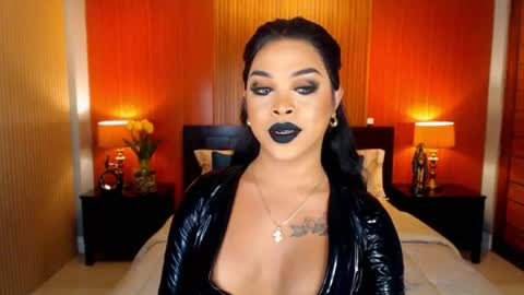Snapshot of urmajestytyra chatting on June 21, 12:35 am UrMajestyTyra online show from June 21, 12:35 am
