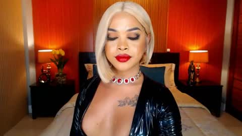Snapshot of urmajestytyra chatting on June 22, 3:25 am UrMajestyTyra online show from June 22, 3:25 am