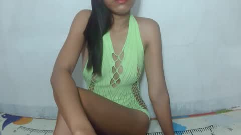 Snapshot of urmorenasexygirl4u chatting on April 22, 12:57 am It me SHELLA online show from April 22, 12:57 am