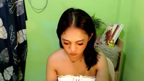 urmystical_sofie online show from October 22, 1:00 pm
