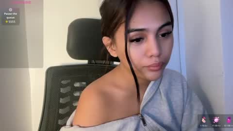 Snapshot of urmystical_sofie chatting on May 19, 7:20 pm urmystical_sofie online show from May 19, 7:20 pm