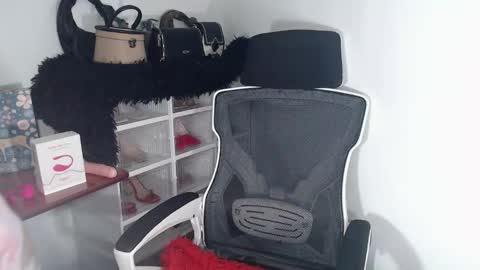 Lhea online show from February 10, 11:03 am