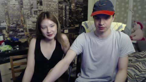 Snapshot of uroxygen chatting on April 6, 5:25 pm Mary online show from April 6, 5:25 pm