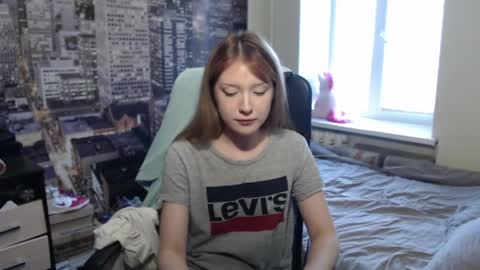 Snapshot of uroxygen chatting on May 30, 12:41 am Mary online show from May 30, 12:41 am
