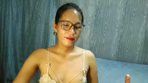 Snapshot of urpinaylovelyjuliaxxx chatting on April 10, 1:38 pm queen julia not into CHEAPGUY online show from April 10, 1:38 pm