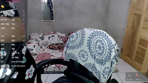 Snapshot of urpinayslutxxx chatting on August 1, 1:05 am Jane online show from August 1, 1:05 am