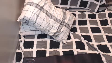 Snapshot of urpinoyasianx chatting on January 12, 2:52 pm Mel online show from January 12, 2:52 pm