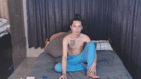 Snapshot of urpinoyasianx chatting on January 26, 5:34 am Mel online show from January 26, 5:34 am