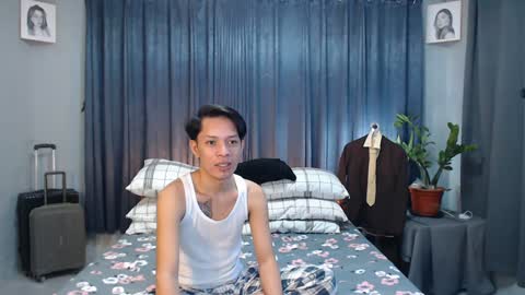 Snapshot of urpinoyasianx chatting on February 26, 12:27 am Mel online show from February 26, 12:27 am