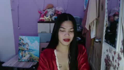 hi im kim online show from February 25, 11:09 am