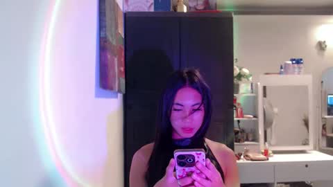 urpretty_mistake online show from April 23, 3:58 pm