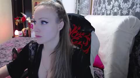 UrSecretTreasure88 online show from February 1, 11:09 am