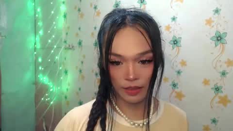 TYRA online show from March 5, 1:18 pm