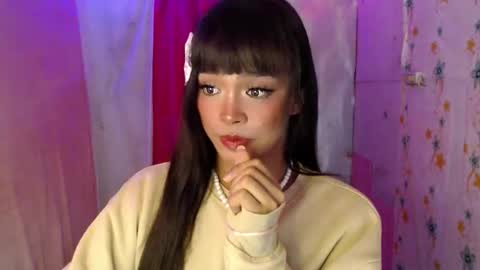 TYRA online show from April 1, 1:34 pm