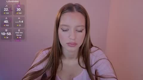 Snapshot of ursexybbhere chatting on June 19, 7:06 pm Olivia online show from June 19, 7:06 pm