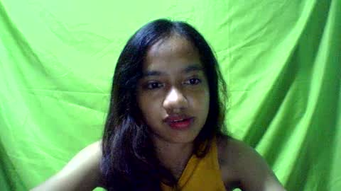 Snapshot of ursexydoll18 chatting on January 12, 10:43 pm Darlyn room online show from January 12, 10:43 pm