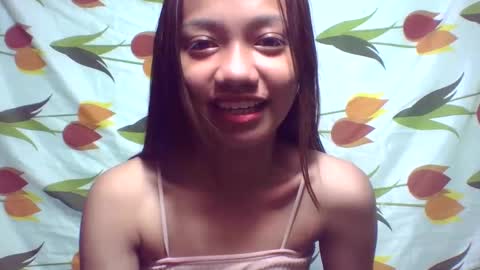 Snapshot of ursexydoll18 chatting on January 21, 10:51 pm Darlyn room online show from January 21, 10:51 pm