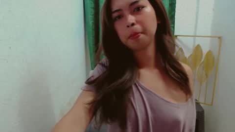 Snapshot of urslutty_jasmine chatting on April 15, 6:53 am jasmine online show from April 15, 6:53 am