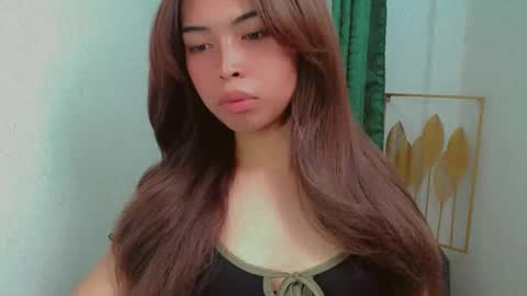 Snapshot of urslutty_jasmine chatting on April 18, 7:58 pm jasmine online show from April 18, 7:58 pm