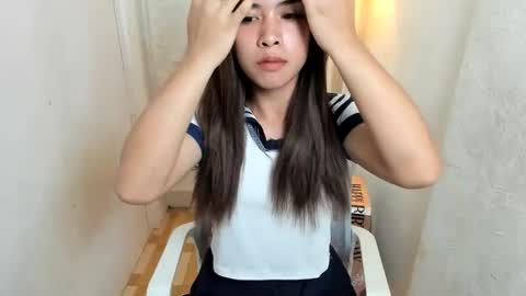 Snapshot of urslutty_jasmine chatting on May 7, 7:47 am jasmine online show from May 7, 7:47 am