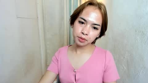 Snapshot of urslutty_jasmine chatting on May 13, 8:23 am jasmine online show from May 13, 8:23 am