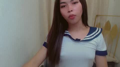 Snapshot of urslutty_jasmine chatting on May 18, 4:51 am jasmine online show from May 18, 4:51 am