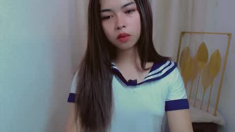 Snapshot of urslutty_jasmine chatting on May 19, 2:40 am jasmine online show from May 19, 2:40 am