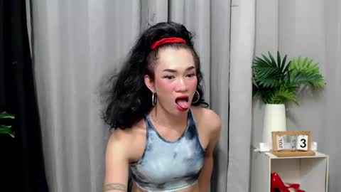Snapshot of ursweet_amber7 chatting on July 2, 9:32 pm ursweet_amber7 online show from July 2, 9:32 pm