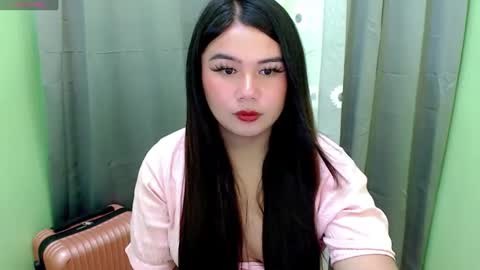 Snapshot of ursweet_ashley chatting on December 12, 1:39 pm online show from December 12, 1:39 pm