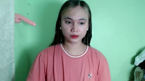 Snapshot of ursweet_athisa18 chatting on June 1, 8:38 am Athisa online show from June 1, 8:38 am