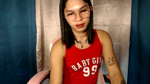 ursweet_zeviixx online show from January 22, 6:20 am