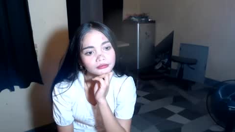 Snapshot of ursweetdesire08 chatting on June 17, 4:48 am ursweetdesire08 online show from June 17, 4:48 am