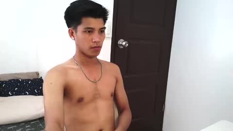 Snapshot of ursweetie_boy chatting on March 19, 6:06 am ursweetie_boy online show from March 19, 6:06 am