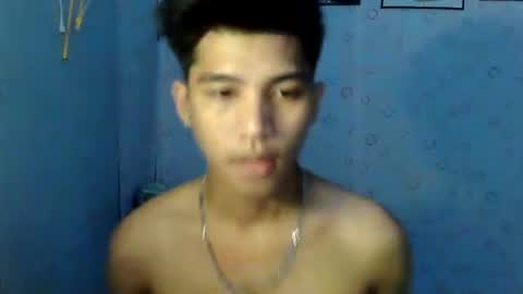Snapshot of ursweetie_boy chatting on July 14, 12:13 am ursweetie_boy online show from July 14, 12:13 am