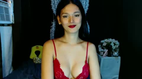 Snapshot of urthai_hotfilipinax chatting on December 16, 5:38 am angel online show from December 16, 5:38 am