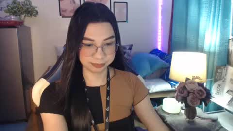 Snapshot of urwetasianprincessxx chatting on December 11, 10:03 am Ashley Kate Mateo Gray online show from December 11, 10:03 am