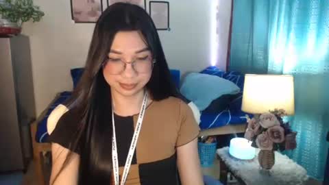 Snapshot of urwetasianprincessxx chatting on January 7, 1:57 pm Ashley Kate Mateo Gray online show from January 7, 1:57 pm