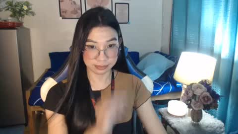 Snapshot of urwetasianprincessxx chatting on January 27, 1:19 pm Ashley Kate Mateo Gray online show from January 27, 1:19 pm
