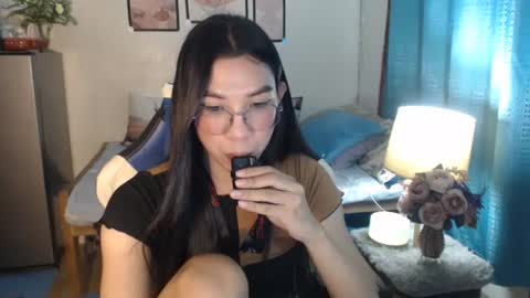 Snapshot of urwetasianprincessxx chatting on February 27, 2:32 pm Ashley Kate Mateo Gray online show from February 27, 2:32 pm