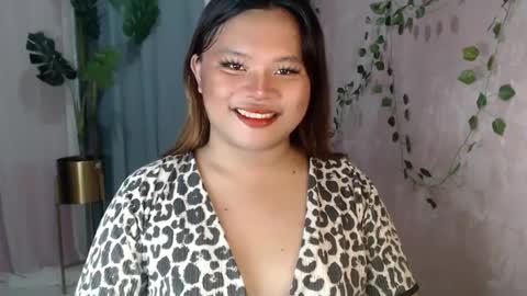 Bella Miles Olivia online show from December 10, 11:40 pm