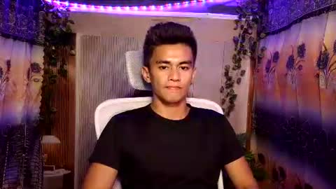 Snapshot of urwild_fuckerxx chatting on April 28, 9:25 am urwild_fuckerxx online show from April 28, 9:25 am