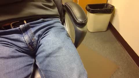 Snapshot of useemie chatting on December 12, 9:48 pm useemie online show from December 12, 9:48 pm