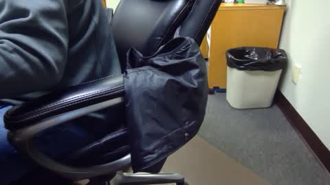 Snapshot of useemie chatting on December 13, 7:21 pm useemie online show from December 13, 7:21 pm