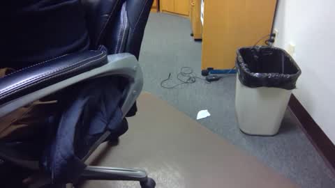 Snapshot of useemie chatting on December 23, 6:58 pm useemie online show from December 23, 6:58 pm