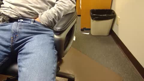 Snapshot of useemie chatting on December 31, 11:49 pm useemie online show from December 31, 11:49 pm