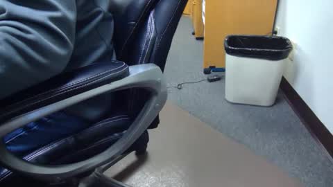 Snapshot of useemie chatting on January 30, 11:45 pm useemie online show from January 30, 11:45 pm